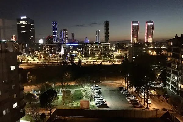 Bayraklı Tower - Resim 7