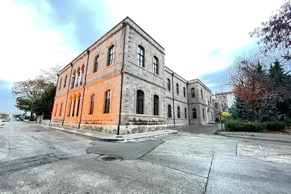ASBÜ İlahiyat Fakültesi - Resim 1