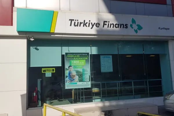 Türkiye Finans Kurttepe Şubesi - Resim 7