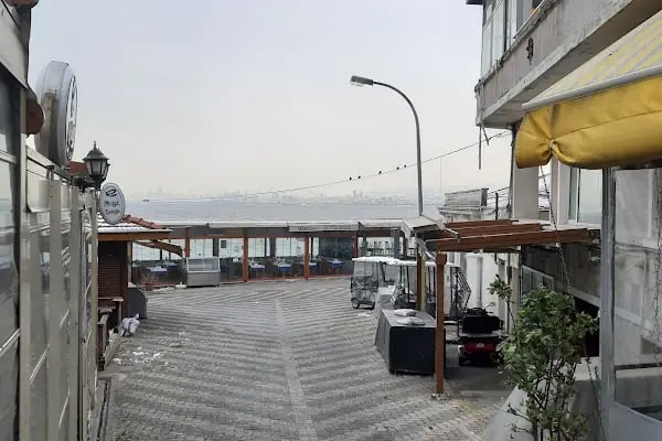 Yapı Kredi - Büyükada Şubesi - Resim 8