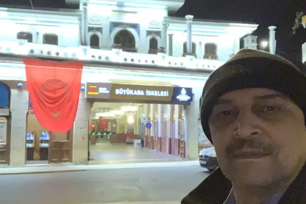 Yapı Kredi - Büyükada Şubesi - Resim 10