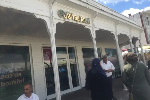 Yapı Kredi - Büyükada Şubesi - Resim 6