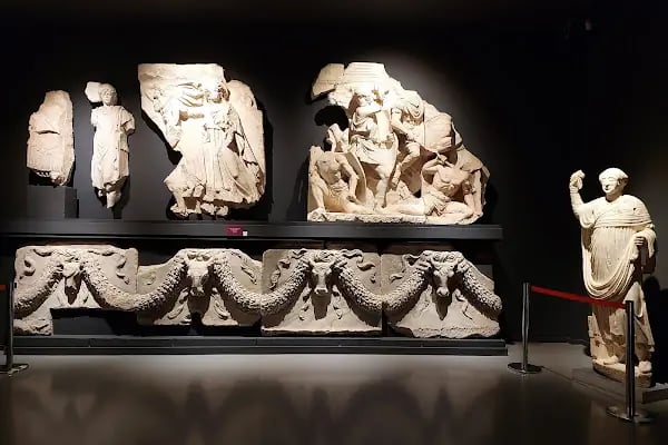 İzmir Arkeoloji Müzesi - Resim 7