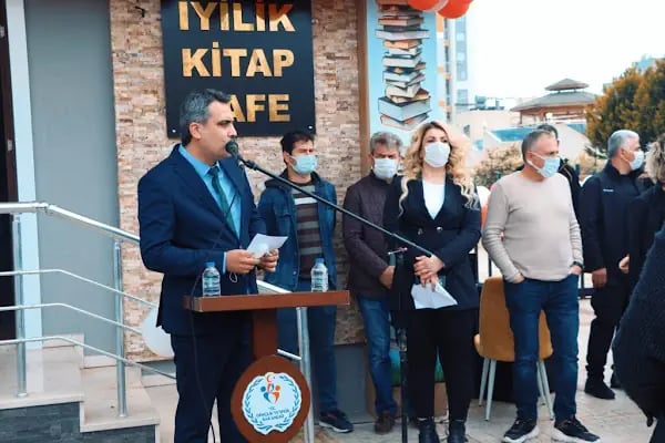 İyilik Kitap Kafe - Resim 5