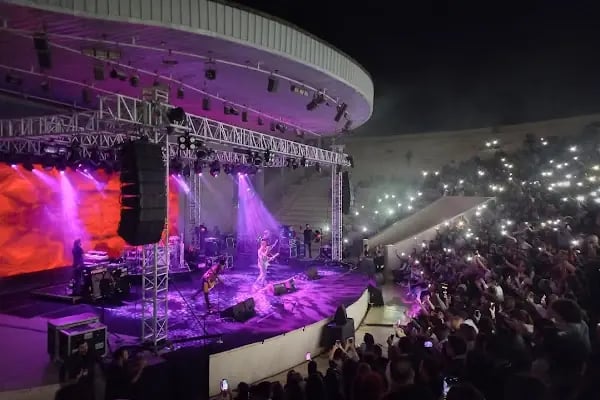 Gaziantep üniversitesi Mavera Kongre ve Sanat Merkezi Açık Ampfi - Resim 2
