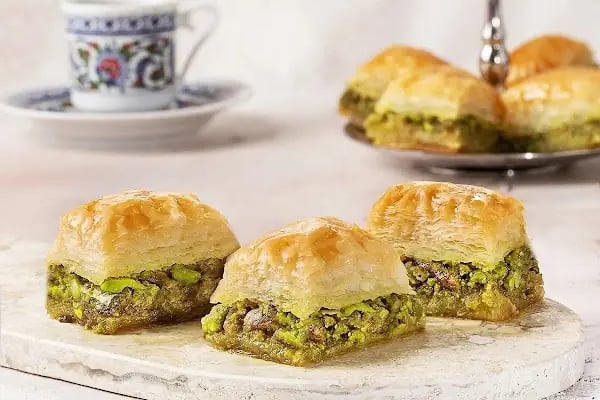 ŞEF BAKLAVALARI MAHMUTBEY ( Baklava, Künefe , Katmer ) - Resim 10