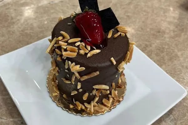 ŞEF BAKLAVALARI MAHMUTBEY ( Baklava, Künefe , Katmer ) - Resim 4