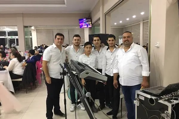 Piyanist Kadir ve Oğulları - Resim 7