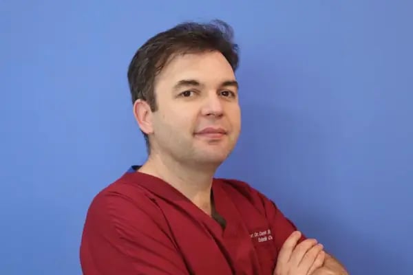 Op. Dr. Cenk Melikoğlu/İZMİR ESTETİK CERRAH/MEME ESTETİĞİ/KARIN GERME - Resim 3