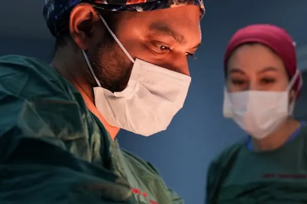 Dr Gökhan Semerci - Plastic Surgeon - Resim 5