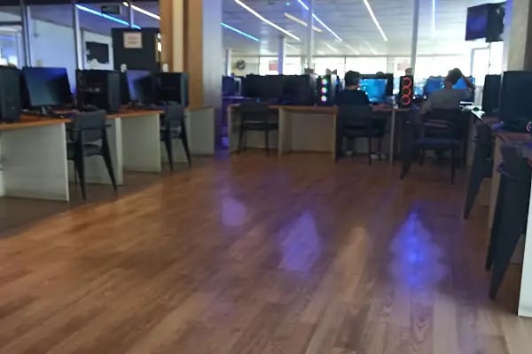 TAKIŞ GAME CENTER (E-Spor, Internet Cafe, Sim Racing,Playstation Salonu, Bilardo Salonu) - Resim 12