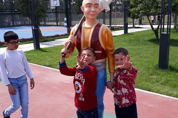 Ümit Yaşar OĞUZCAN Parkı - Resim 9