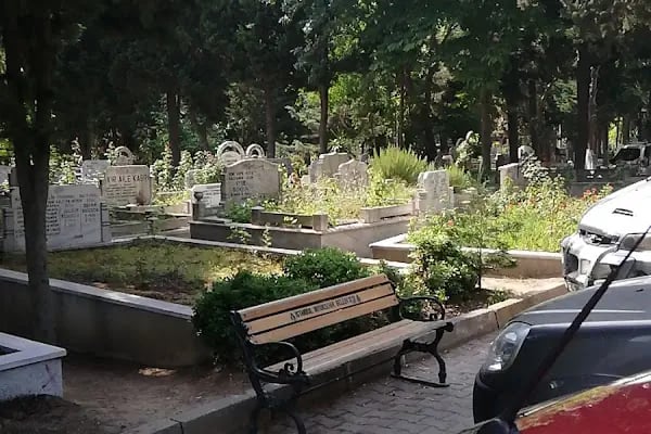 İstanbul Büyükşehir Belediyesi Güngören Mezarlığı - Resim 17