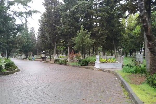 İstanbul Büyükşehir Belediyesi Güngören Mezarlığı - Resim 2