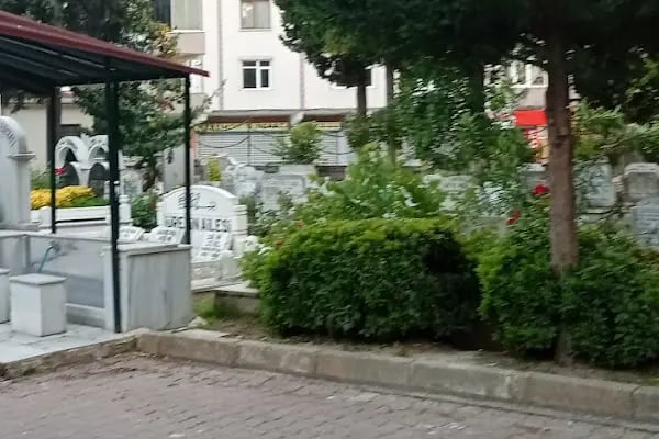 İstanbul Büyükşehir Belediyesi Güngören Mezarlığı - Resim 11