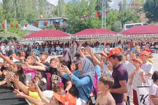 BİN AİLE BİR AİLE DERNEĞİ - Resim 6