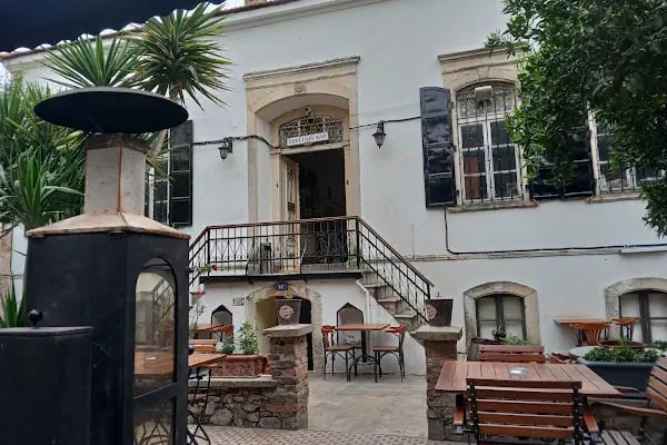 Yeni Eski Cafe Bar - Resim 4