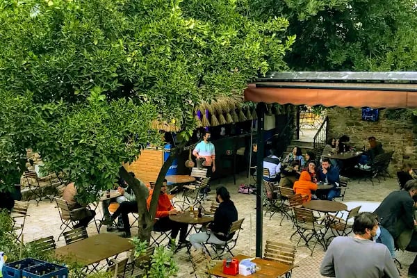 Yeni Eski Cafe Bar - Resim 3