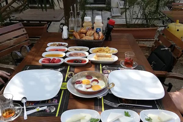 Yeni Eski Cafe Bar - Resim 2
