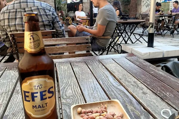 Yeni Eski Cafe Bar - Resim 17
