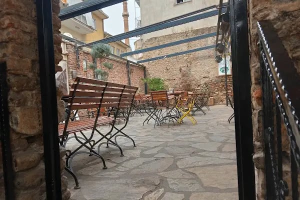 Yeni Eski Cafe Bar - Resim 7