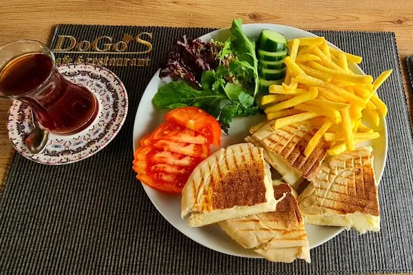 DoGoS Cafe Restaurant - Resim 3