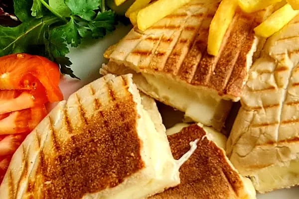 DoGoS Cafe Restaurant - Resim 5