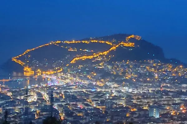 Alanya Belediyesi Devlet Bahçeli Yaşam Alanı Parkı - Resim 4