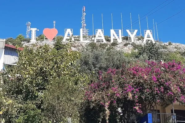 Alanya Belediyesi Devlet Bahçeli Yaşam Alanı Parkı - Resim 10
