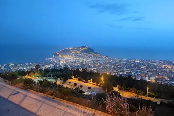 Alanya Belediyesi Devlet Bahçeli Yaşam Alanı Parkı - Resim 7