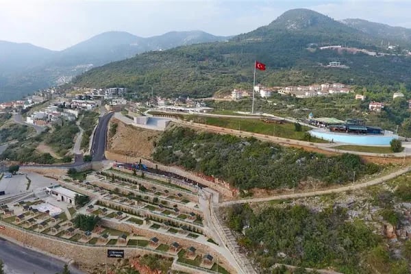 Alanya Belediyesi Devlet Bahçeli Yaşam Alanı Parkı - Resim 20