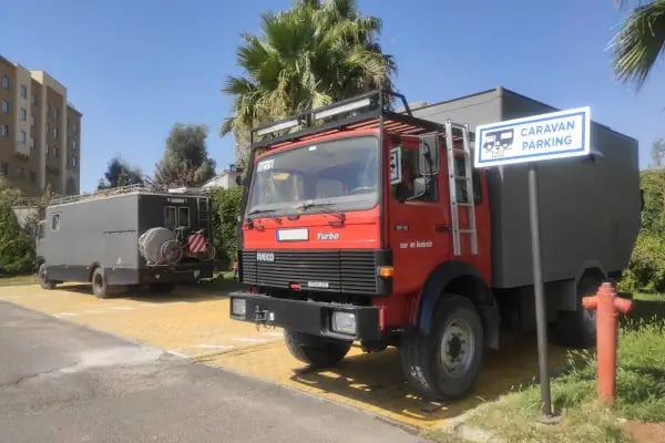 PİAZZA CARAVAN PARKING - Resim 5