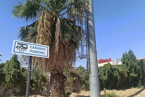 PİAZZA CARAVAN PARKING - Resim 7
