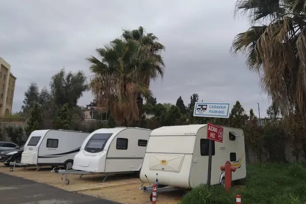 PİAZZA CARAVAN PARKING - Resim 4