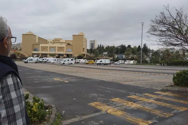 PİAZZA CARAVAN PARKING - Resim 9