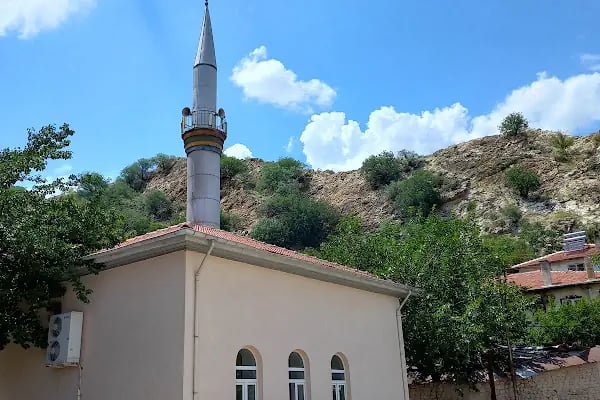 Nerdübendede Cami - Resim 2
