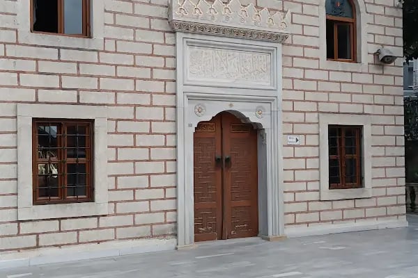 Cemalettin Uşaki Hazretlerinin kabri şerifi - Resim 15