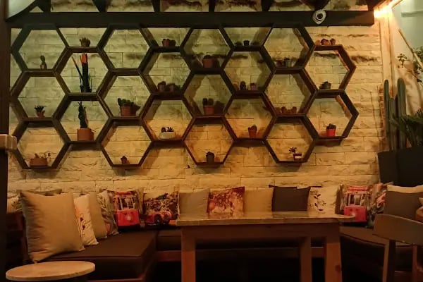 Woodruum çiçek cafe - Resim 8