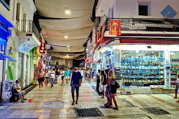 Garanti BBVA Bodrum Çarşı Şubesi - Resim 4