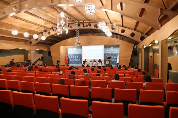 Üsküdar Üniversitesi Nermin Tarhan Konferans Salonu - Resim 1