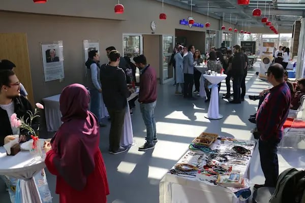 Üsküdar Üniversitesi Nermin Tarhan Konferans Salonu - Resim 3