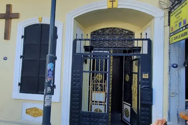İzmir Kurtuluş Kilisesi (Diriliş Ailesi) - Resim 1