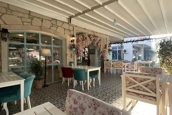 Alaçatı Muhallebicisi Balıkesir Altıeylül Cadde - Resim 1