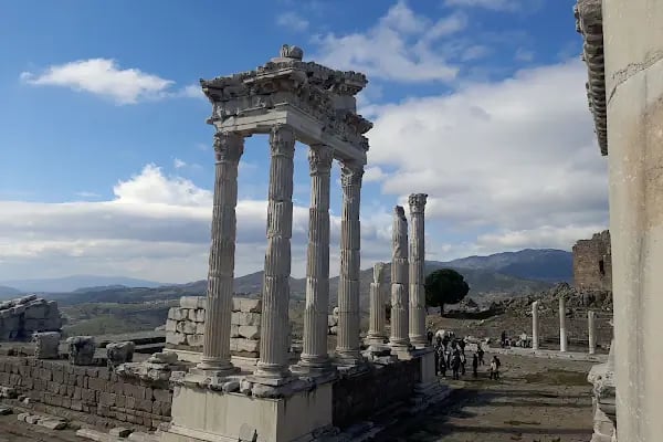 Pergamon Athena Tapınağı ve Temenosu - Resim 1