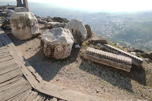 Pergamon Athena Tapınağı ve Temenosu - Resim 17