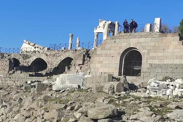 Pergamon Athena Tapınağı ve Temenosu - Resim 14