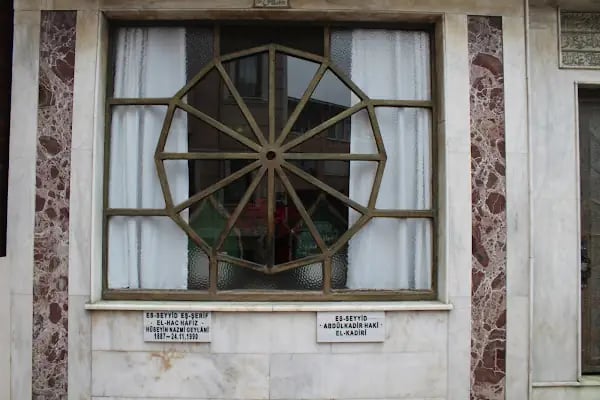 Abdülhaki Nuri Baba Türbesi - Resim 2