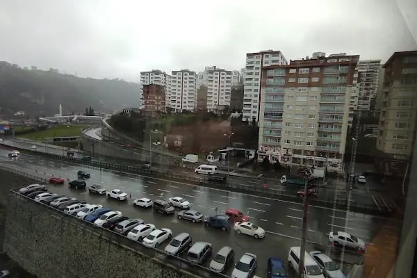 Medicalpark Trabzon Yıldızlı Hastanesi Otoparkı - Resim 1