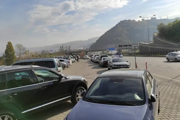 Medicalpark Trabzon Yıldızlı Hastanesi Otoparkı - Resim 7