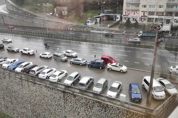 Medicalpark Trabzon Yıldızlı Hastanesi Otoparkı - Resim 5